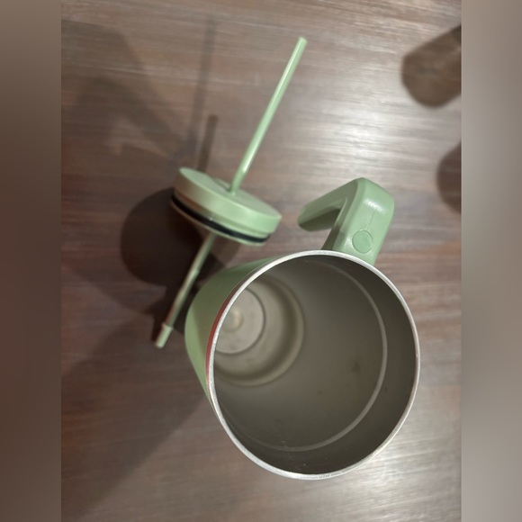 Hydrapeak Voyager Sage 40oz Stainless Steel Tumbler with Handle, Straw, and Lid! - Picture 5 of 6